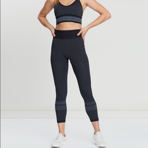 Adidas seamless high waisted leggings - Picture 4 of 8